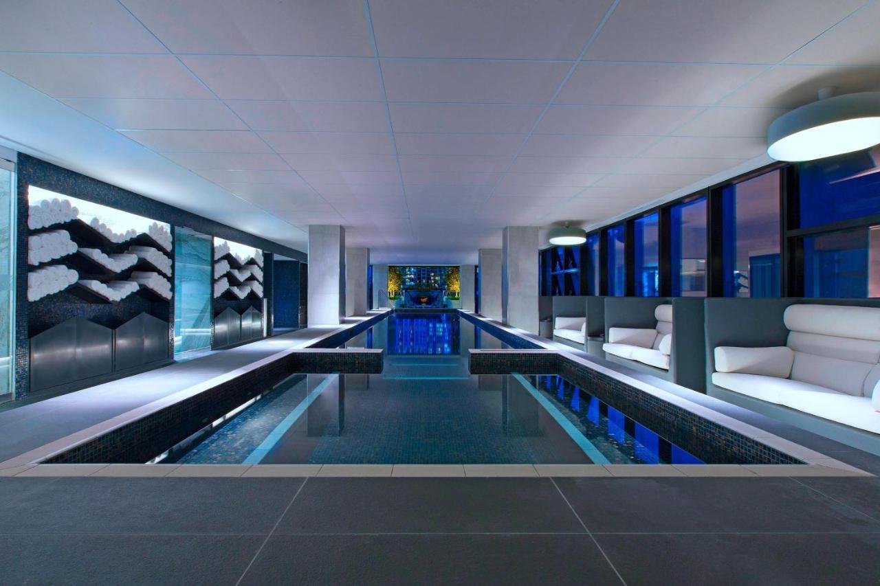 Sheraton Melbourne Hotel Extérieur photo The Sky Pool
