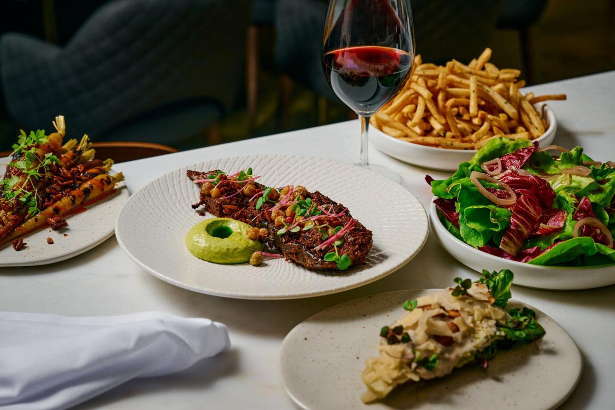 Sheraton Melbourne Hotel Extérieur photo A selection of dishes at the restaurant