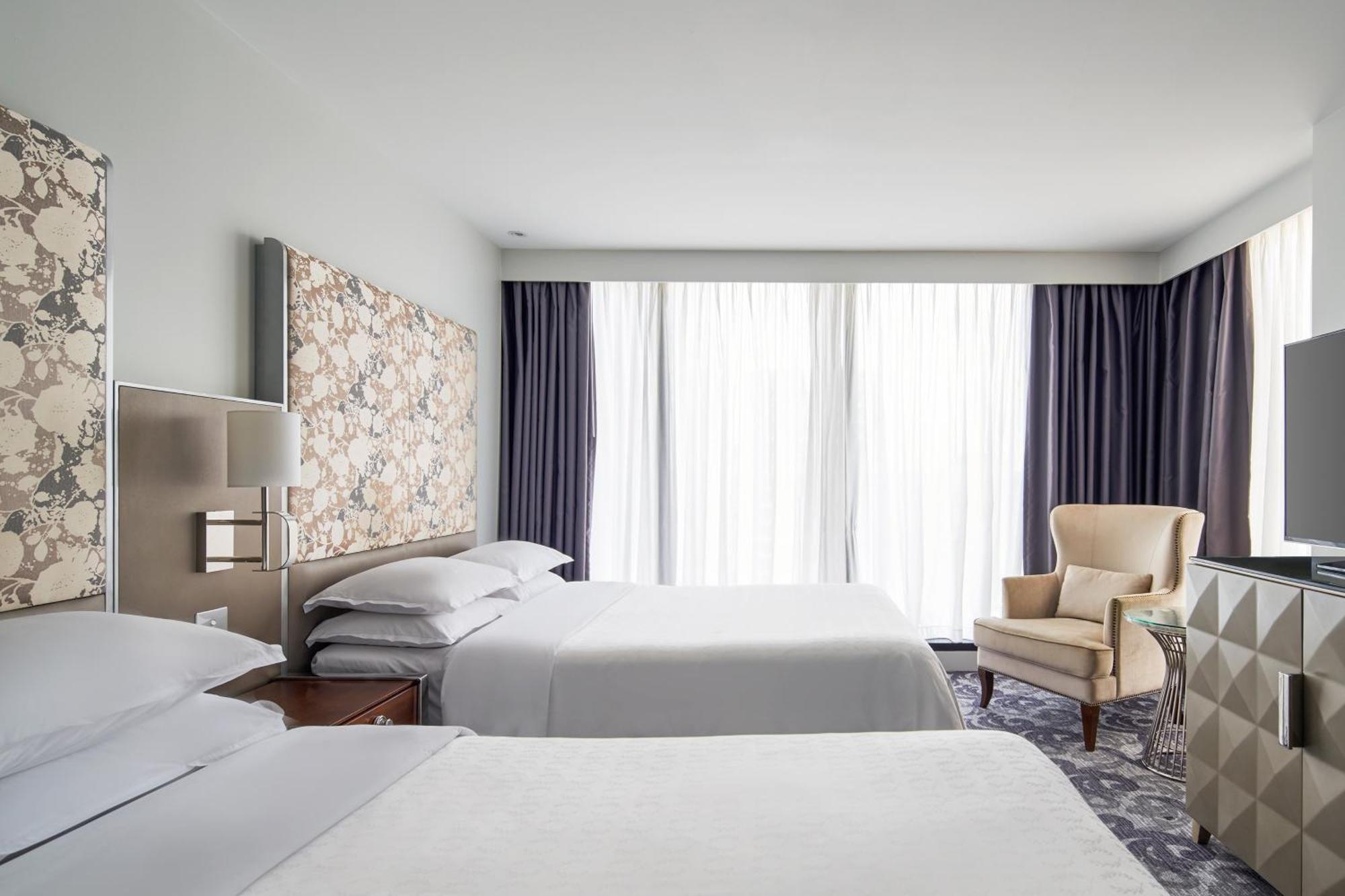 Sheraton Melbourne Hotel Extérieur photo A bedroom at the hotel